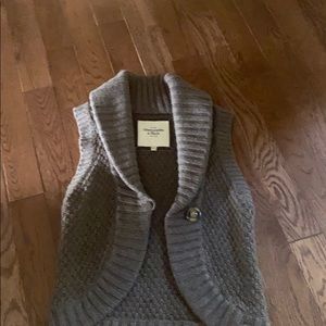 Abercrombie cable knit vest